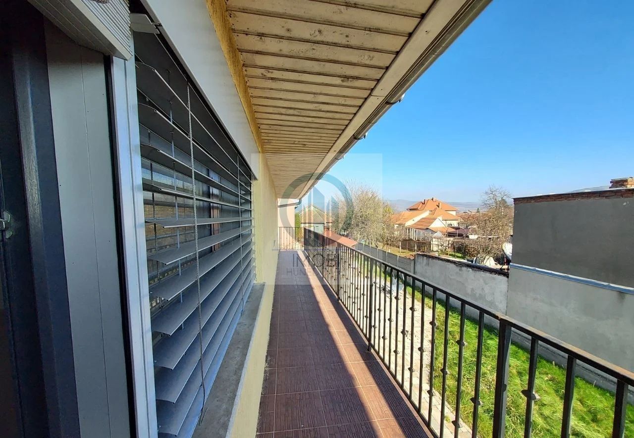 Vila deosebita în loc Simeria, zona ultracentrala - Poză 16