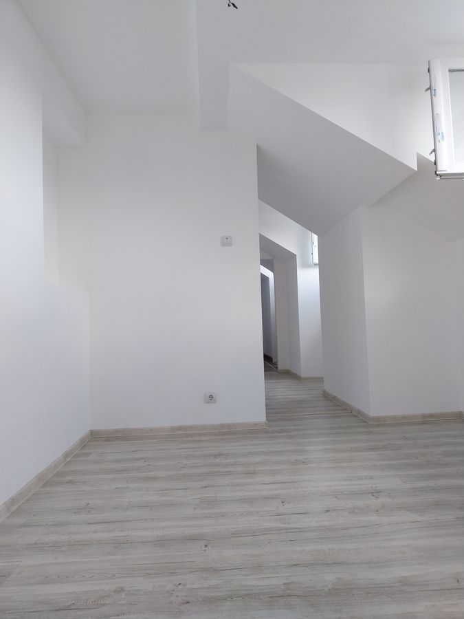 APARTAMENT MANSARDA METROU ZONA STEFAN CEL MARE - Poză 2