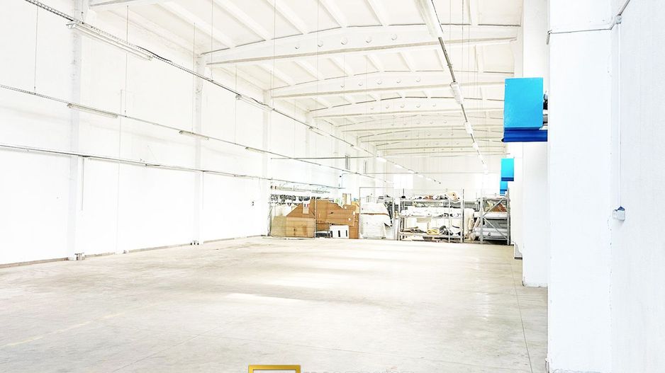 Hală industrială de închiriat 674 mp, 7 m înălțime – Arad centru - Poză 2