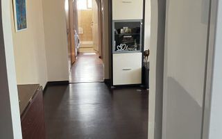 Apartament 3 camere, zona Mircea – Căutăm coleg de apartament - Poză 1