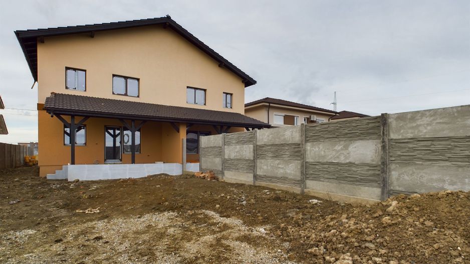 Duplex în Moșnița Nouă, în spate la Castel - Poză 9