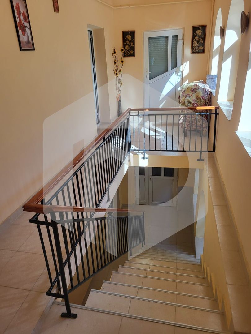 Casa in Avrig | 3 Dormitoare + Living si Bucatarie | Pivnita - Poză 8