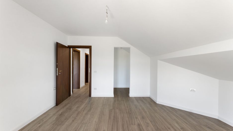 Eleganta, Confortul, Calitatea, liniste Vila P+M Garaj Pecica Arad - Poză 7