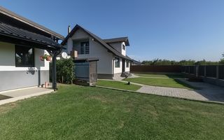 Proprietate Premium cu Două Case și Piscină în Hemeiuș - Poză 6