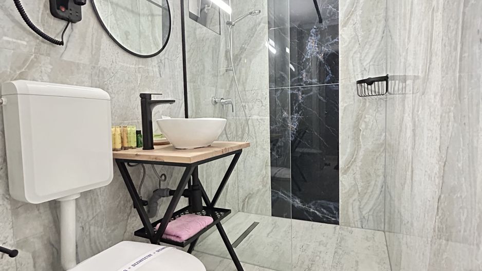 Pensiune Casa Eva Statiunea 2 Mai - 12 camere - teren 600 mp - Poză 16