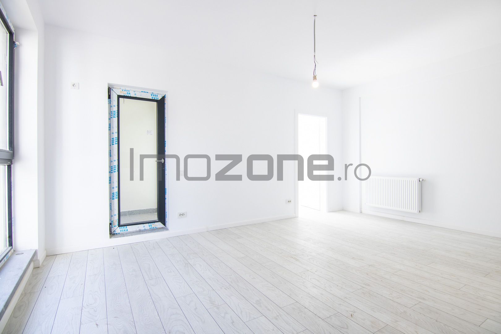 Apartament cu 3 camere finisat premium, PLAZA ROMANIA, mutare APRILIE - Poză 2