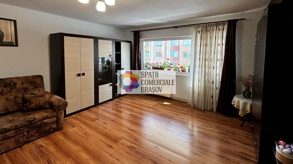 Apartament cu doua camere, zona Scriitorilor 67MP - Poză 2