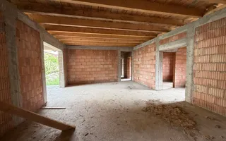 Casă de vânzare 260 mp utili + 1052 mp teren in centrul orasului Covasna - Poză 22