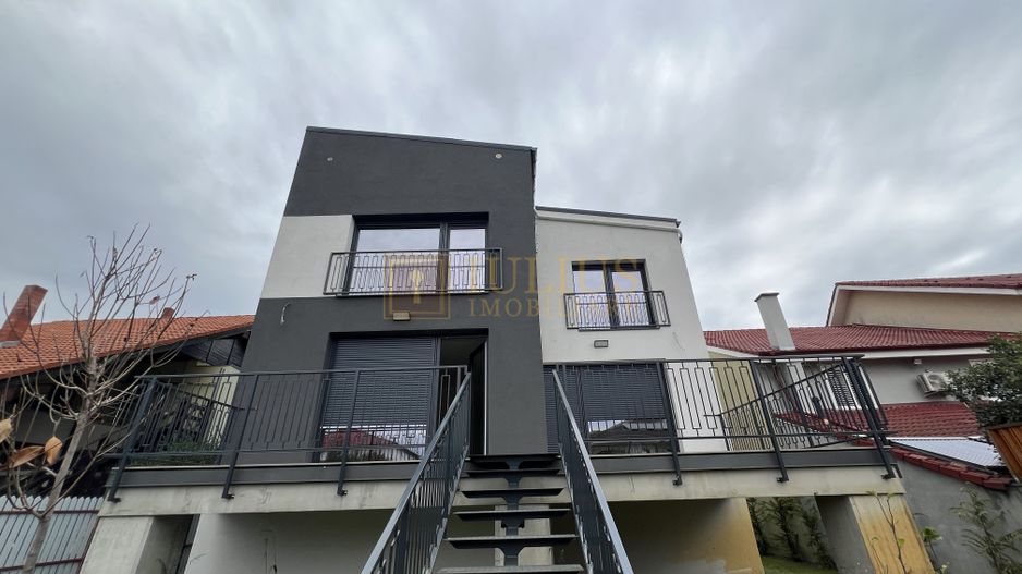 Casa zona Lunei, 5 camere + 3 bai, centrala proprie, rezidential sau birouri ! - Poză 43