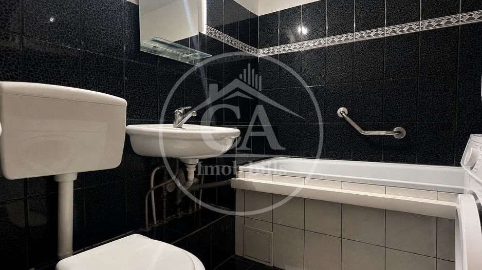 Apartament cu 3 camere de vânzare în zona Rogerius, Oradea - Poză 7