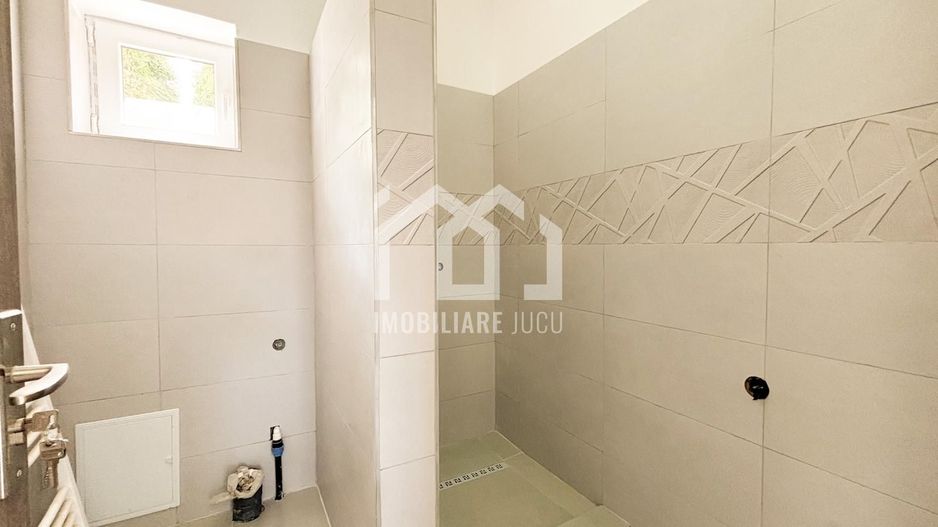 Spatiu comercial, 5 camere, 2 bai, 1 nivel Teren 392mp, Jucu de Mijloc - Poză 9