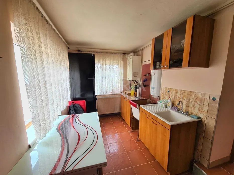 Casă cu teren generos 752 mp - ideală pentru locuință sau dezvoltare. - Poză 5