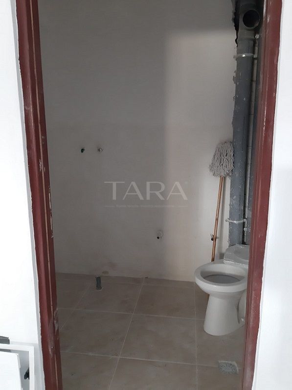 Apartament cu 3 camere de vânzare în Florești, zona Primăriei. - Poză 4