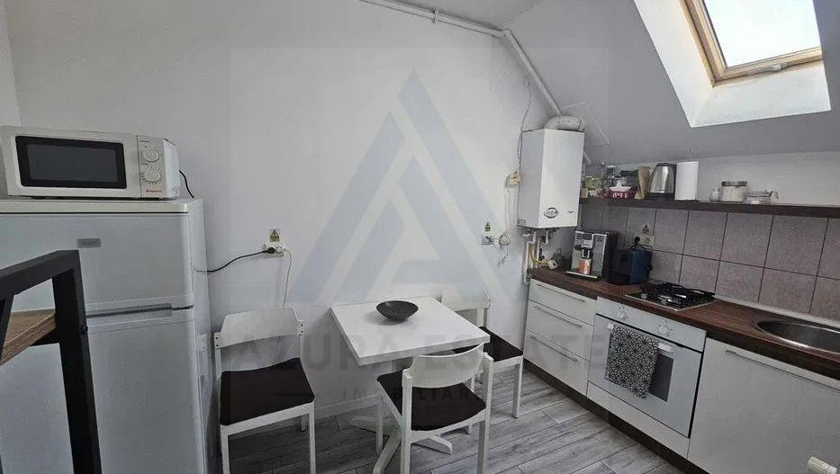 Apartament 45 mp utili etaj 1 baie cu geam partial mobilat pe Brana - Poză 1