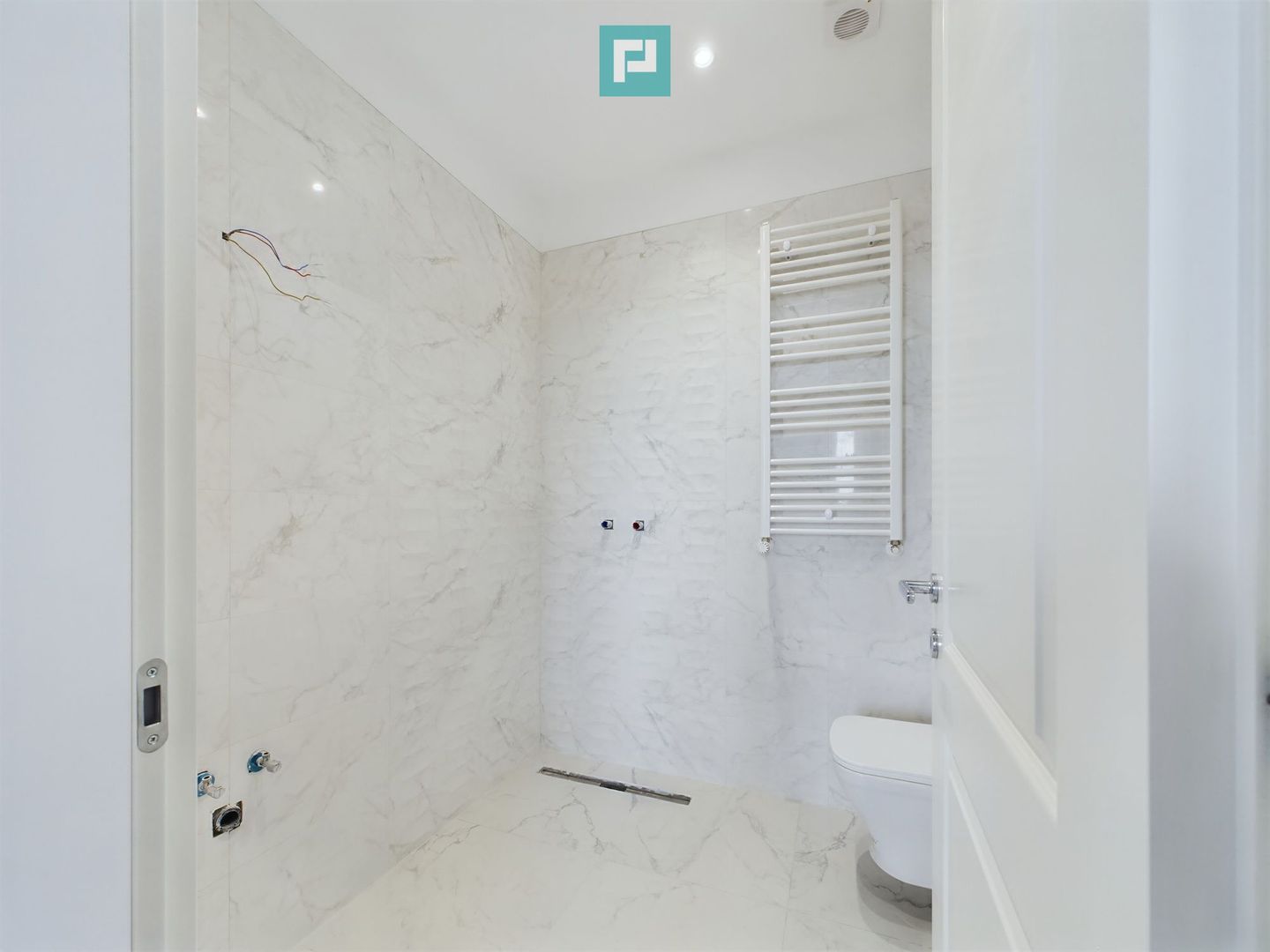 Penthouse Elegant de 4 Camere cu Terasă Panoramică, Bulevardul Pipera - Poză 12