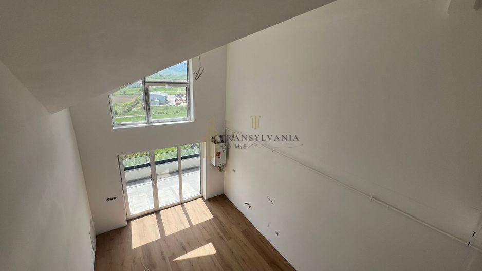 Apartament 4 camere, suprafata generoasa - Poză 6