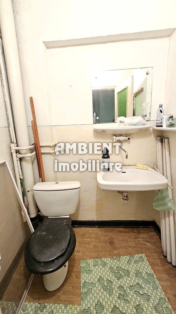 Apartament cu 4 camere, etaj 3, nerenovat, zona ULTRACENTRALA; - Poză 8