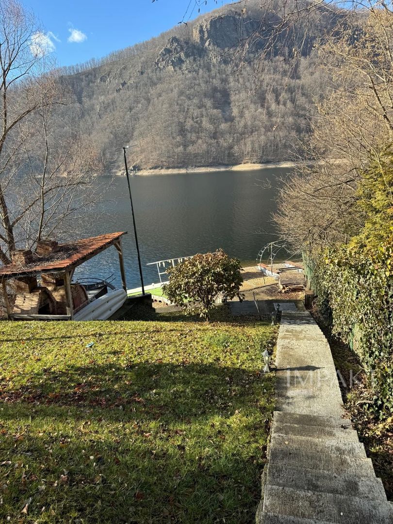Casa de vacanta pe malul Lacului Tarnita, 650 m2 teren - Poză 12
