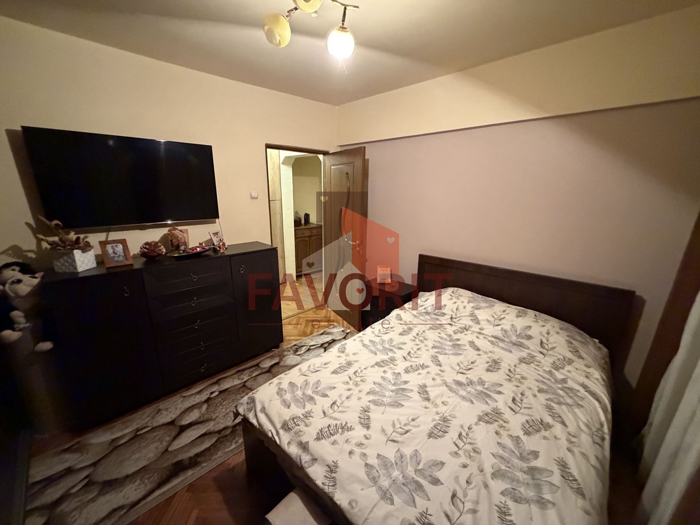 Etaj intermediar. Mobilat. Pozitie excelenta - Poză 13