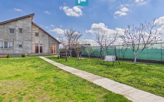 Casă cu 7 camere și teren generos în Șofronea - Poză 18