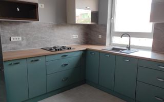 Apartament cu 3 camere  in zona centrala a Brasovului - Poză 1