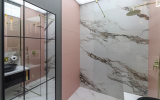 Oportunitate investitie! Vanzare casa cu 3 apartamente in Europa! - Poză 30