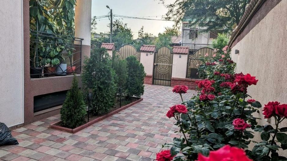 Bazilescu,2012,5 cam.+pod mansardabil,garaj,luminoasa si eleganta,zona curata - Poză 1