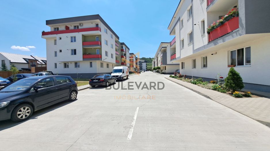 Apartament cu 2 camere + parcare, zona Terra! - Poză 1