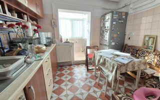 Etaj 2 Apartament 3 Camere Decomandat Pizza Nico - Poză 4