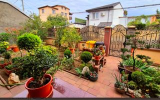 Cauți o casă mare sau spațiu pentru business? Aici le ai pe ambele! - Poză 31