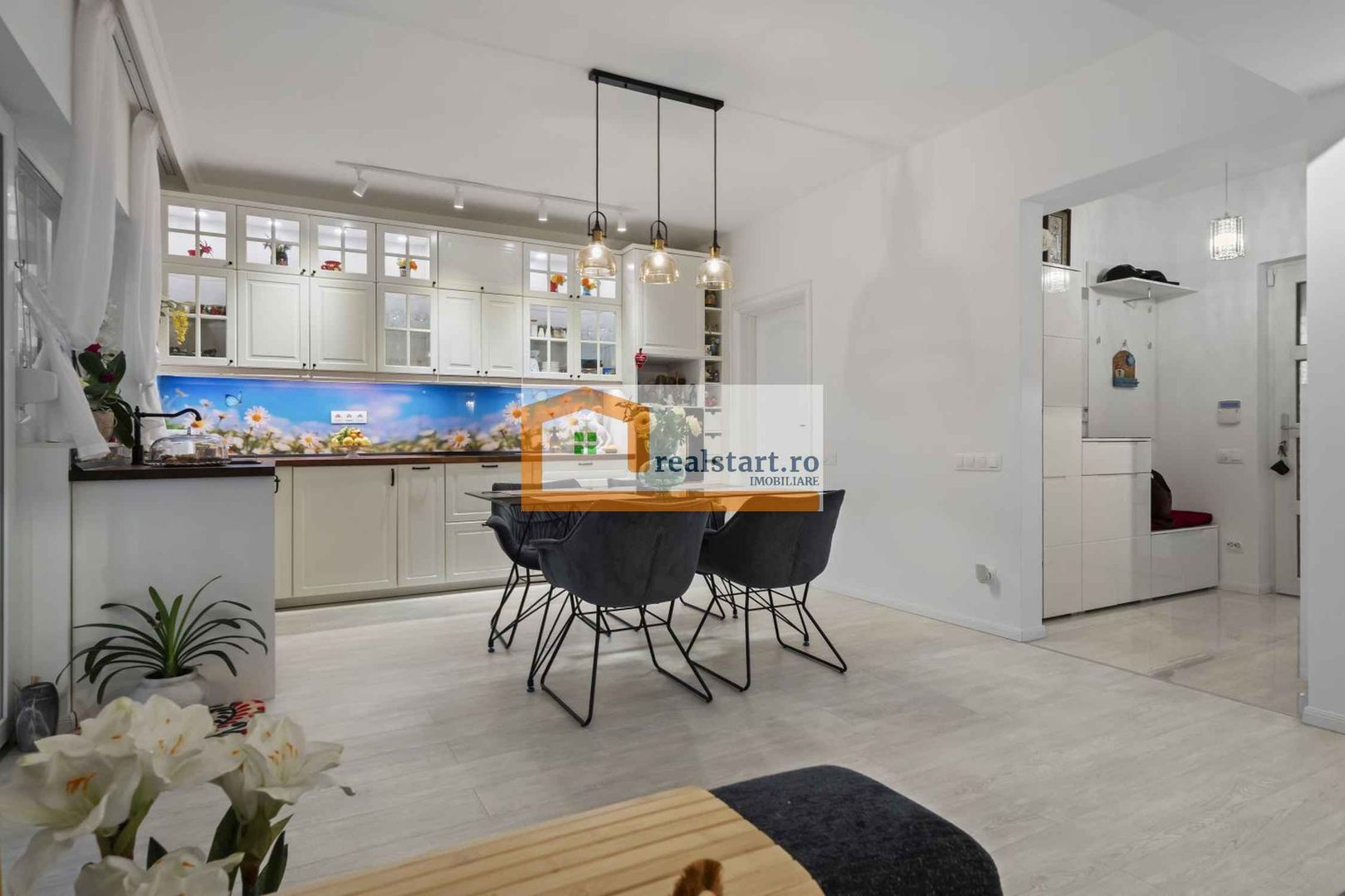 Langa Padure, Vila P+Pod , 1500mp teren,  terasa 40mp,  complex securizat - Poză 14