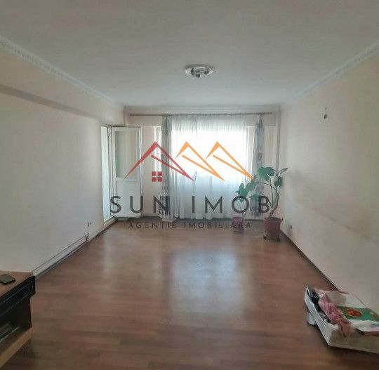 Apartament 3 camere, ultracentral, 1990, 2 bai, 2 balcoane, 74 mp utili - Poză 1