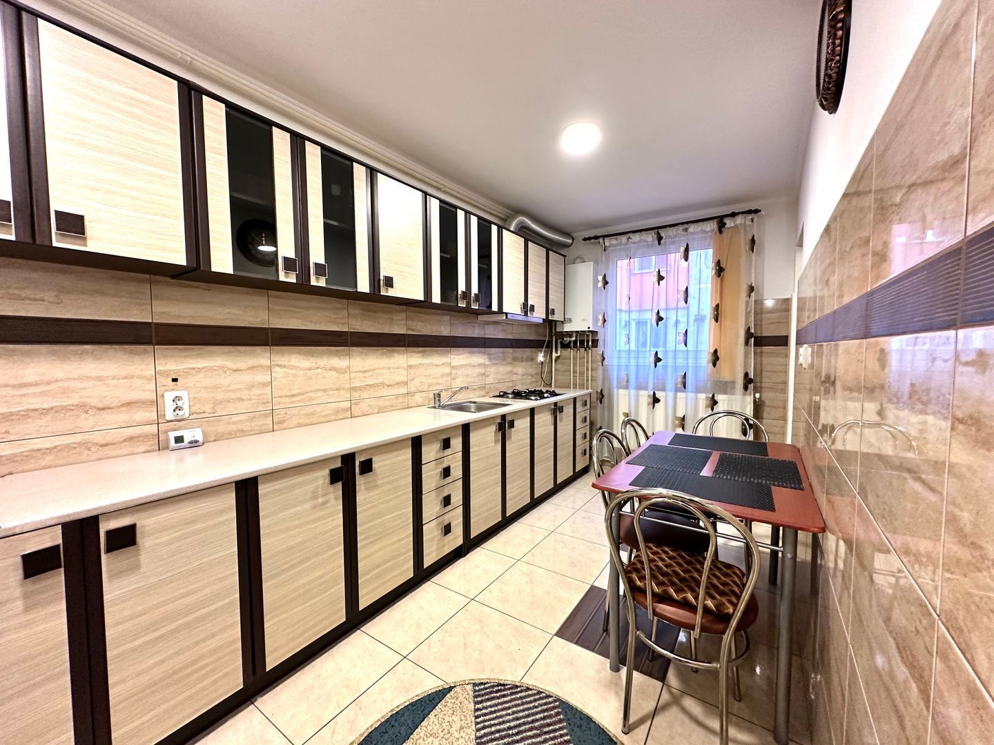 Apartament 3 camere zona Tractoru cu loc de parcare si boxa - Poză 8