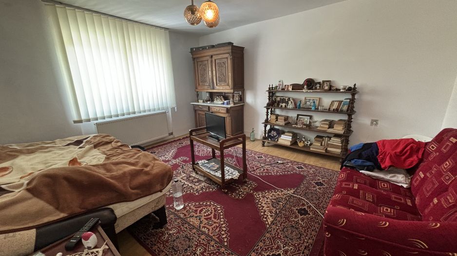 Casa cu 2 apartamente zona Mehala - Poză 1