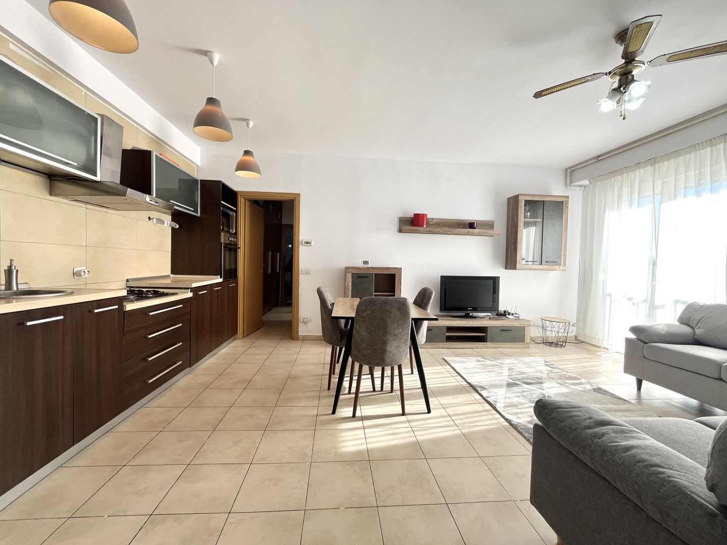 3 camere, primitor, parcare subterana, zona Complex- Spitalul Județean - Poză 2