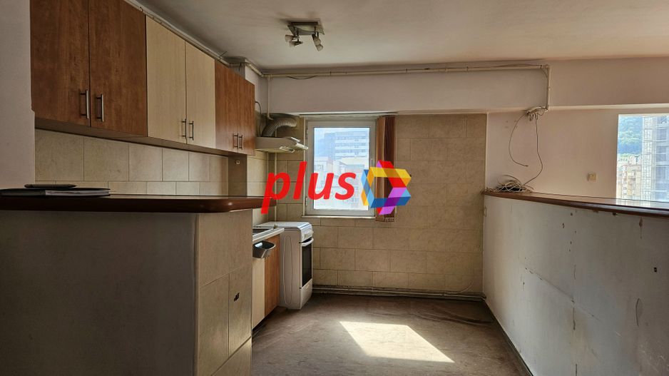 Apartament cu trei camere, structura mare, zona Astra 80 mp - Poză 2