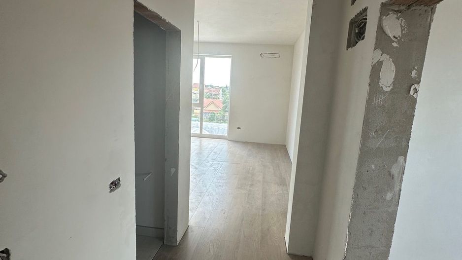Apartment bloc nou cu lift si loc de parcare inclus - Poză 4