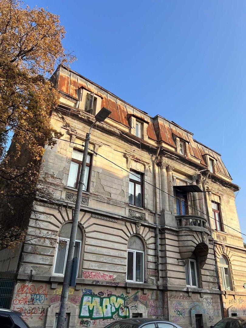 Vila interbelica Victoriei - Poză 1