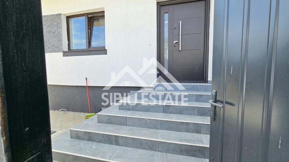 Casa mobilată 4 camere  Sibiu Calea Cisnadiei, NOU - Poză 2