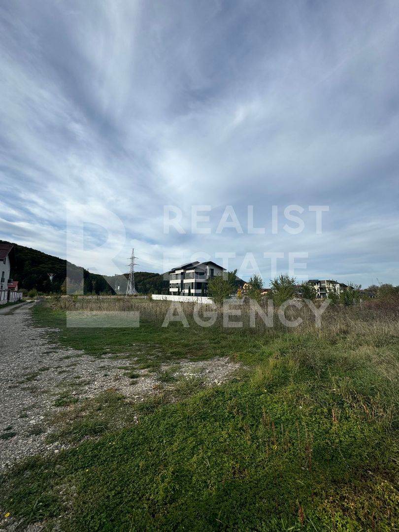 Vânzare, teren pentru construcții, str. Carpenului, Săcele - Poză 1