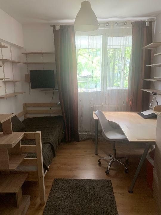 Inchiriez - 3 camere - renovat recent - anvelopat . - Poză 4