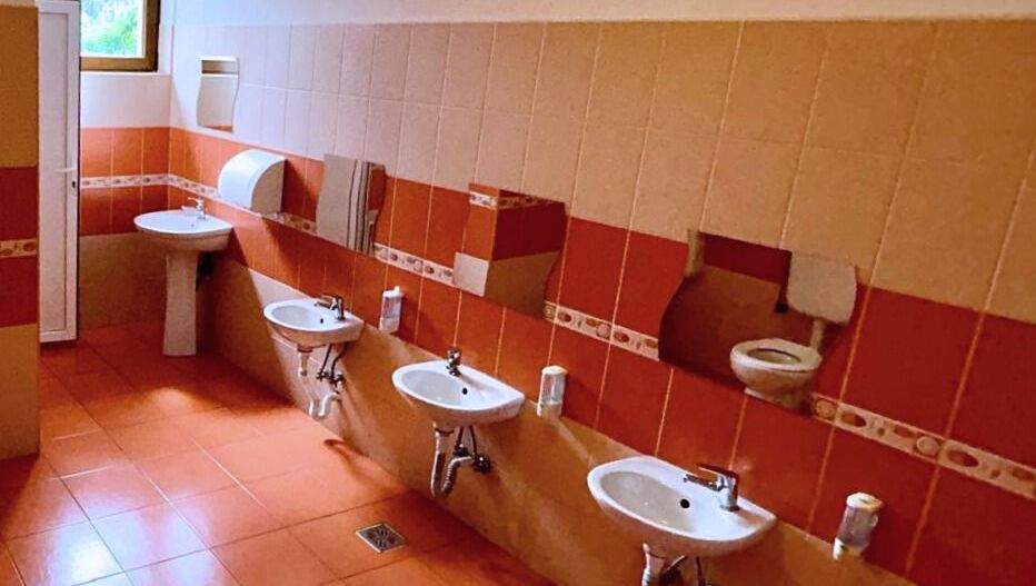 Inchiriere casa individuala multifunctionala zona rezidentiala Bunloc - Poză 11