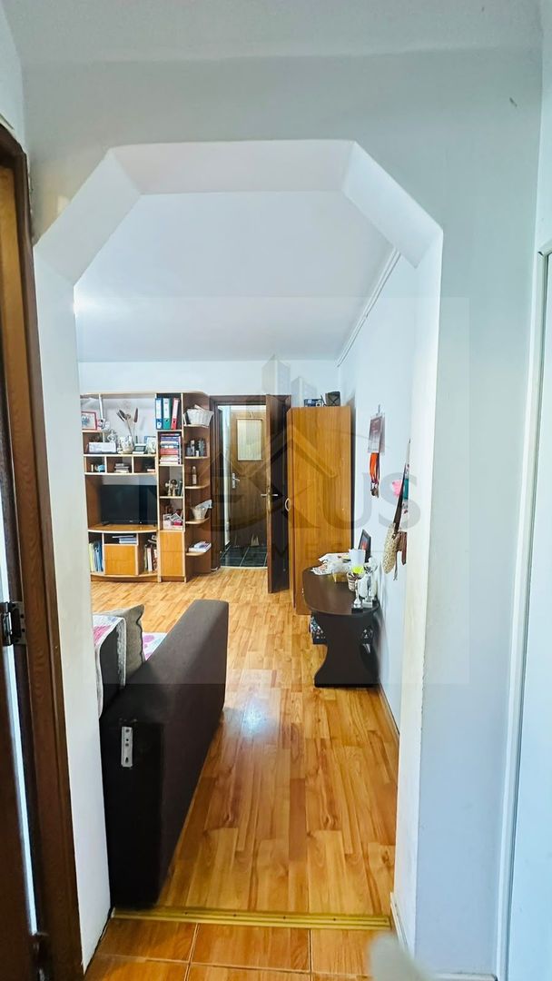 Apartament 2 camere| Etaj 4/4| Necesită renovare| Anvelopat| Parcare - Poză 8