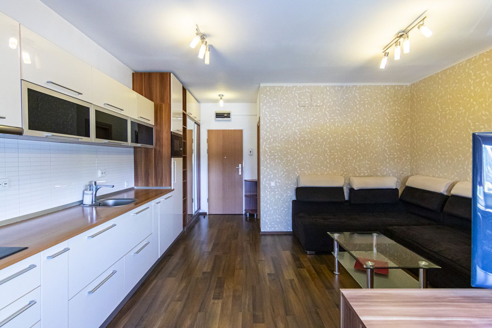 Garsoniera, 30 mp, mobilata, etaj 2, 10 minute Metrou Lujerului - Poză 1
