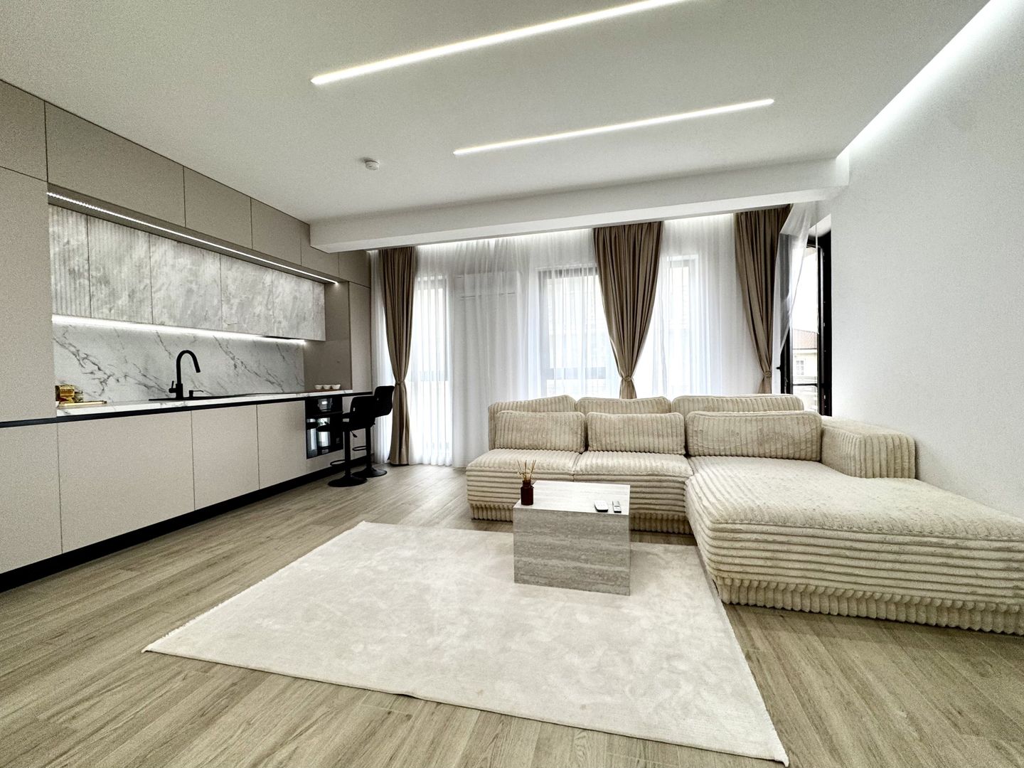 Apartament cochet și elegant, dressing generos,  la intrare in  Giroc - Poză 3