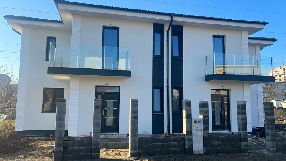 Vand casa tip duplex Micro 17 - Poză 1