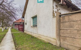 Casă modestă cu 3 camere de renovat în Mișca - Poză 1