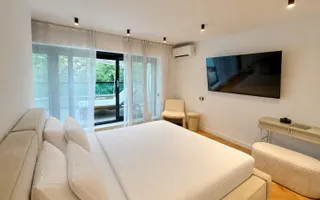 ELEGANT TOWNHOUSE | PRIVATE GARDEN | PANORAMIC TERRACES | - Poză 14