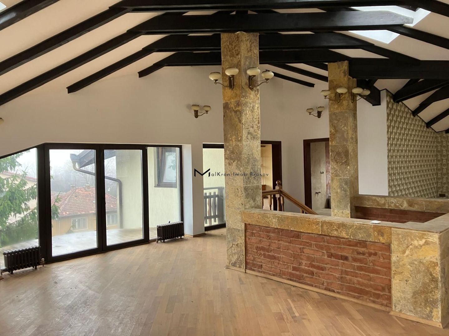 Proprietate amplă cu două case și teren generos, Brașov – str. Cariere - Poză 3