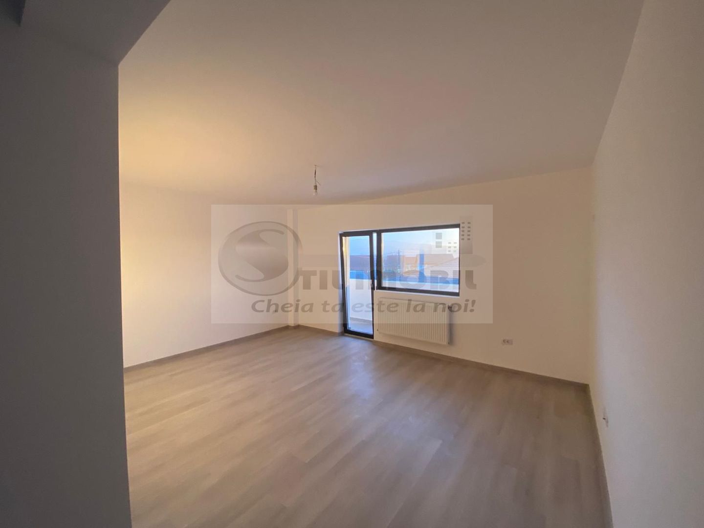 Ap 2 cam, decomandat, Bucium-Visan, 58mp, pret promotional-77.900 euro - Poză 2